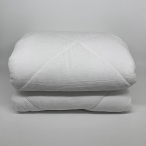 Одеяло Maison Dor CORAL (155x215) Одеяло Maison Dor CORAL (155x215)